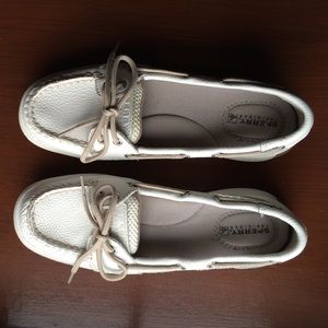 *FLASH SALE* Leather Sperry top siders NWT