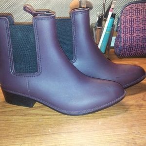 CHELSEA RAINBOOTS! Oxblood color, super cute.