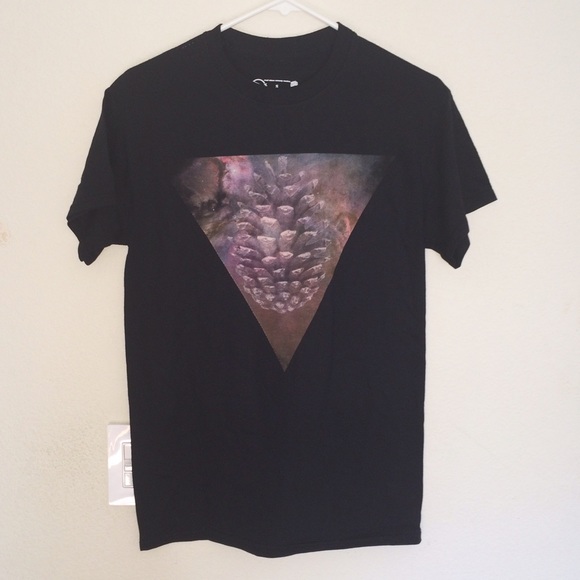 SALE!! DOPE original art pyramid tee
