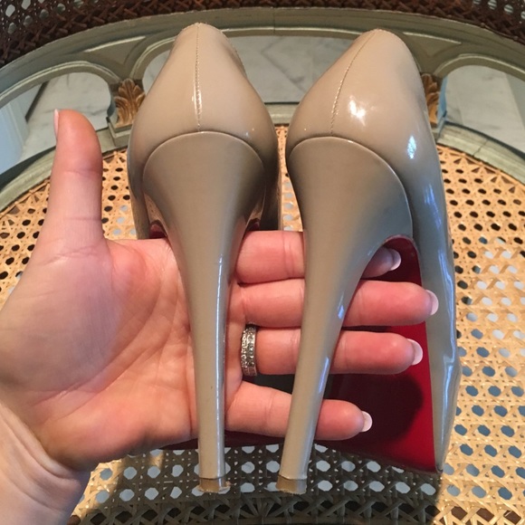 🎉SALE🎉Christian louboutin very prive - Picture 4 of 4