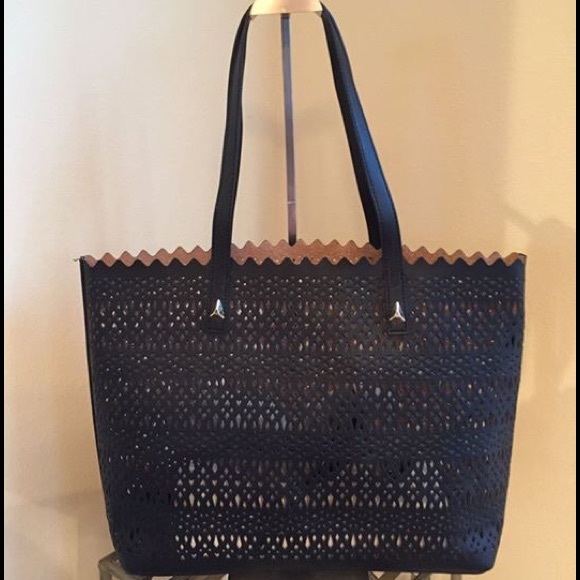 Stella & Dot Handbags - Stella & Dot black Avalon tote