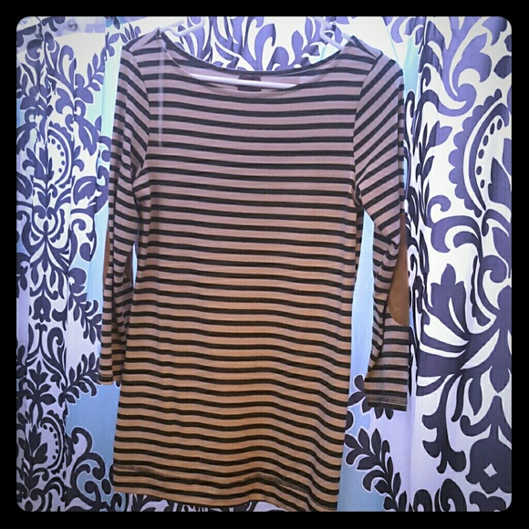 Tunic with tan suede elbow pads