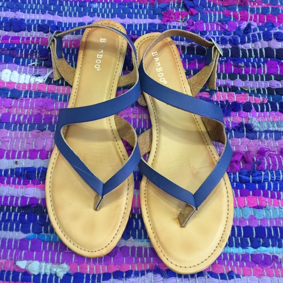 Blue strapping sandals - Picture 1 of 3