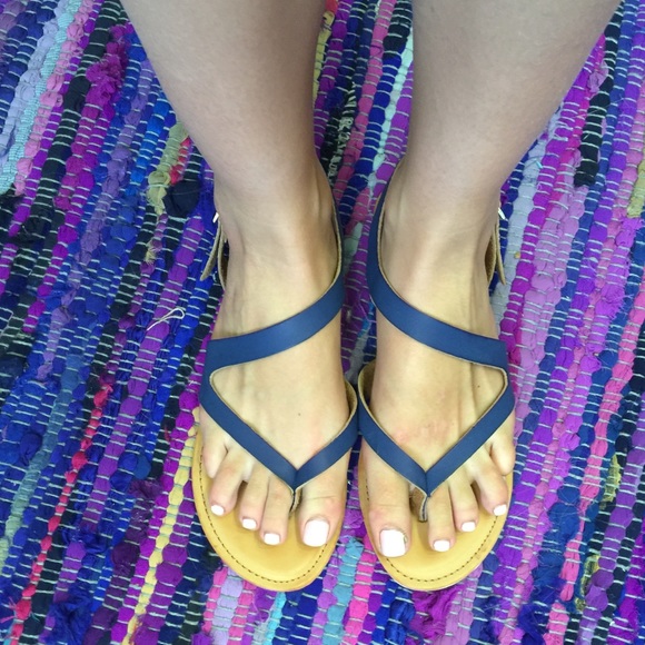 Blue strapping sandals - Picture 2 of 3