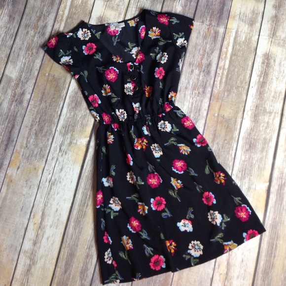 Tucker Dresses & Skirts - Tucker dress