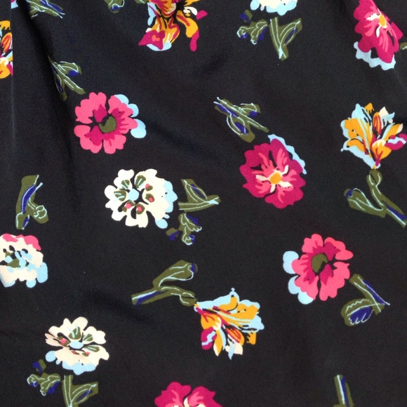 Tucker dress - Picture 4 of 4