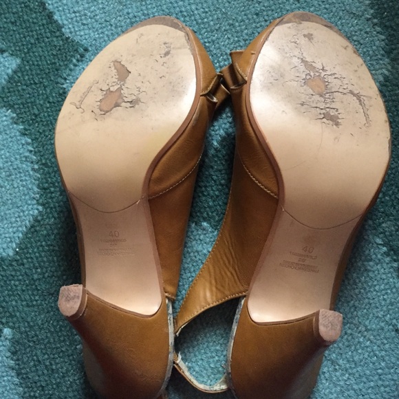 Spring Heels: Natural Color - Picture 3 of 4