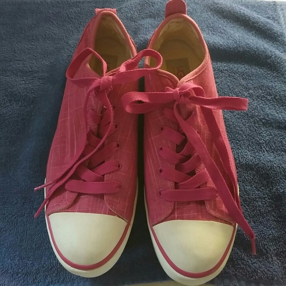 UGG Shoes - 🎈💲💰SALE❗📦UGG Authentic Pink Tennis Shoes sz9.5