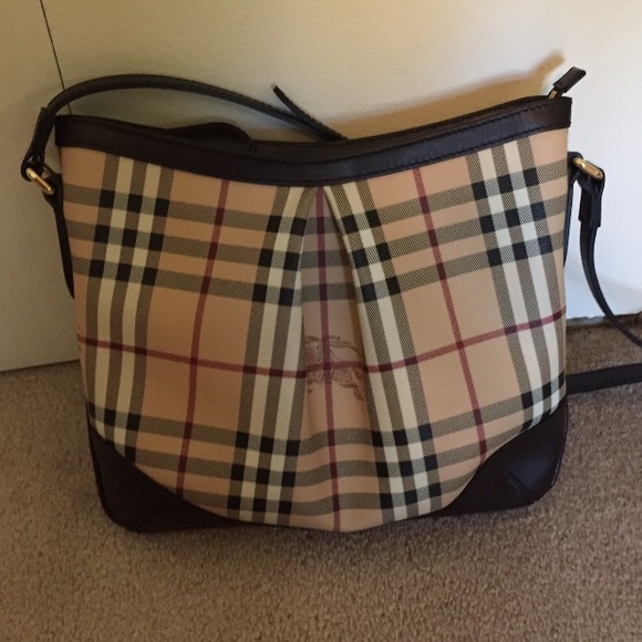 Burberry brown leather purse