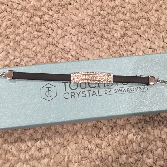 •Sold in Bundle•Swarovski bracelet!