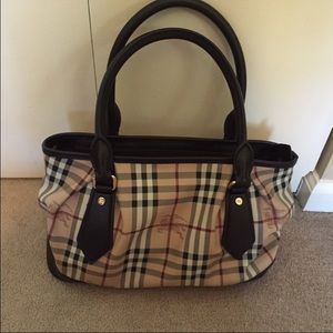 Burberry purse
