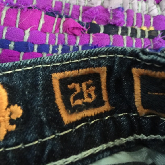 Like new rock revival!! - Picture 3 of 3