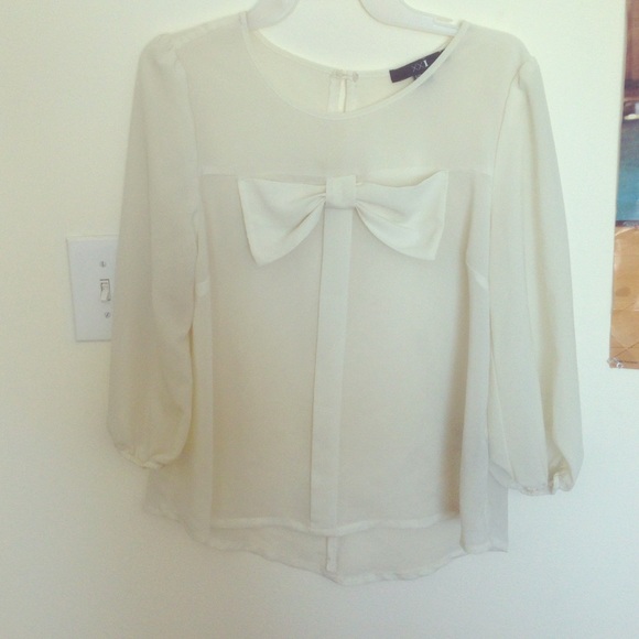 Sheer bow quarter sleeve shirt
