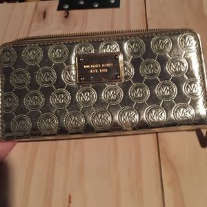 Mk wallet slightly used. Authentic.