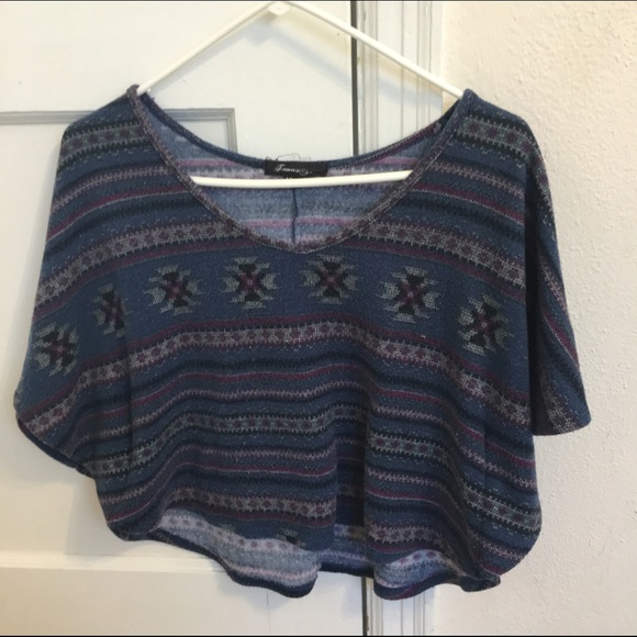 Forever 21 Tops - 🔴FREE WITH ANY PURCHASE $8! XXI patterned top