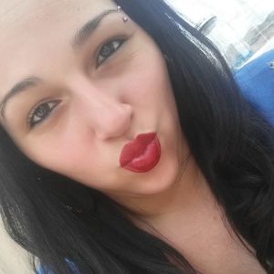 Meet your Posher, Moraima