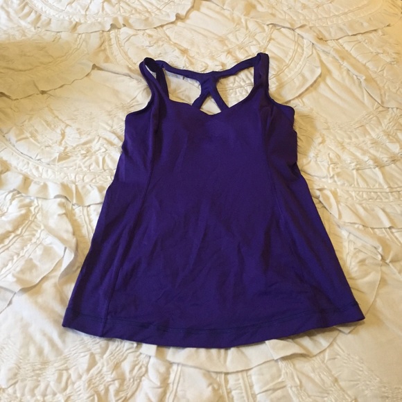 Perfect condition Lululemon top! Size 6!