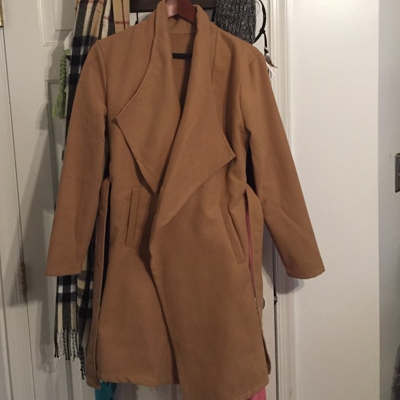 ❌ SOLD ❌More pics of came jacket - Picture 1 of 2
