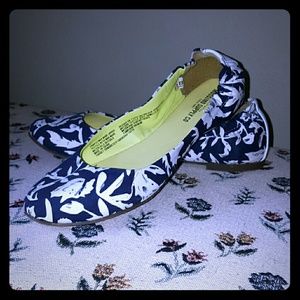 Floral ballet flats