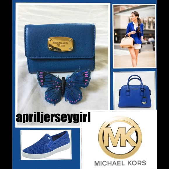 Michael Kors Handbags - MICHAEL KORS-ELECTRIC BLUE FLIP COIN PURSE🌎💙