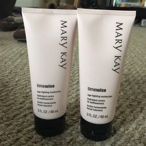 Age-fighting moisturizer