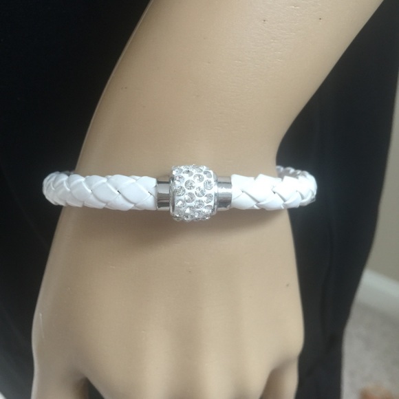 Magnetic clasp bracelet(NWT)2 left! - Picture 2 of 4