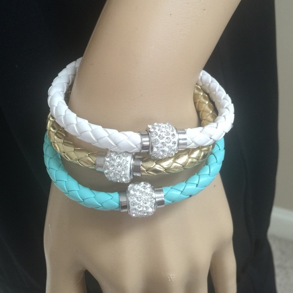 Magnetic clasp bracelet(NWT)2 left! - Picture 4 of 4