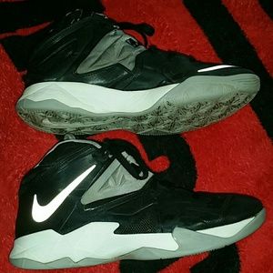 Nike LeBron Soldier 6