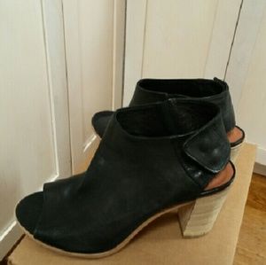 Steve Madden peep toe bootie