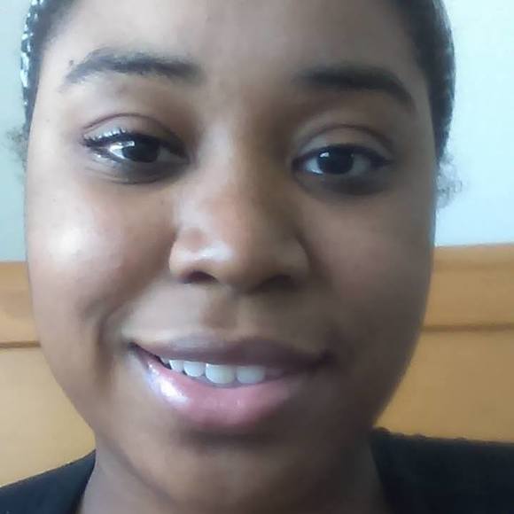 Meet your Posher, Courtney - Picture 1 of 1