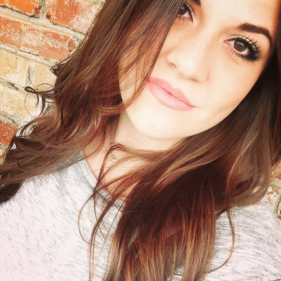 Meet your Posher, Hannah - Picture 1 of 1