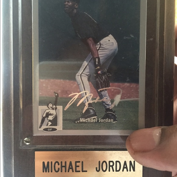 Signed Michael Jordan rookie card plus free plaque