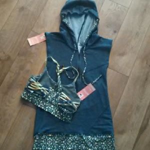 Maaji active wear 2 piece hoodie and sports bra