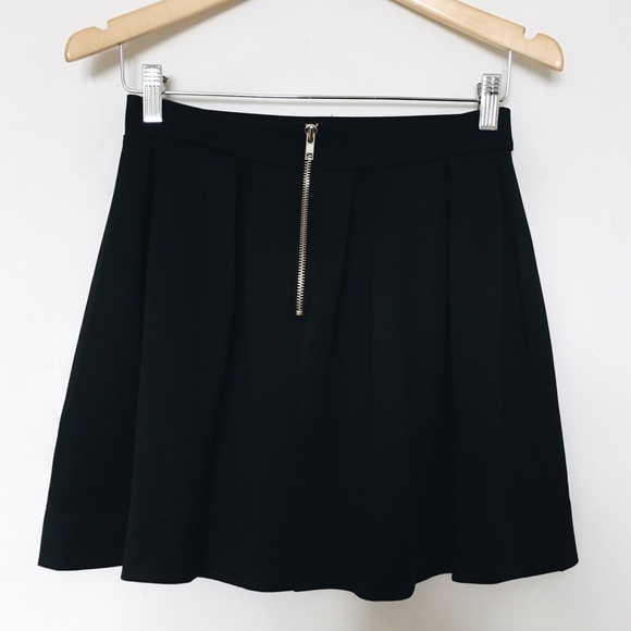 Black skater skirt - Picture 2 of 3