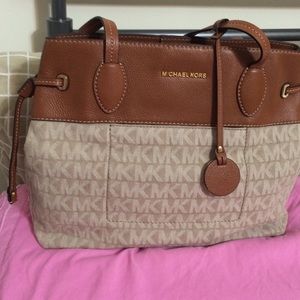 BNWT Michael Kors Marina large gathered Tote