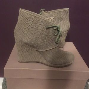 Rosegold Wedges Brand New with Box