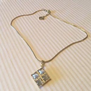 Kendra Scott necklace