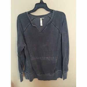 Grey sweatshirt