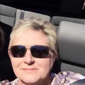 Meet your Posher, Lori