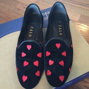 Black with red hearts rare Zalo flats
