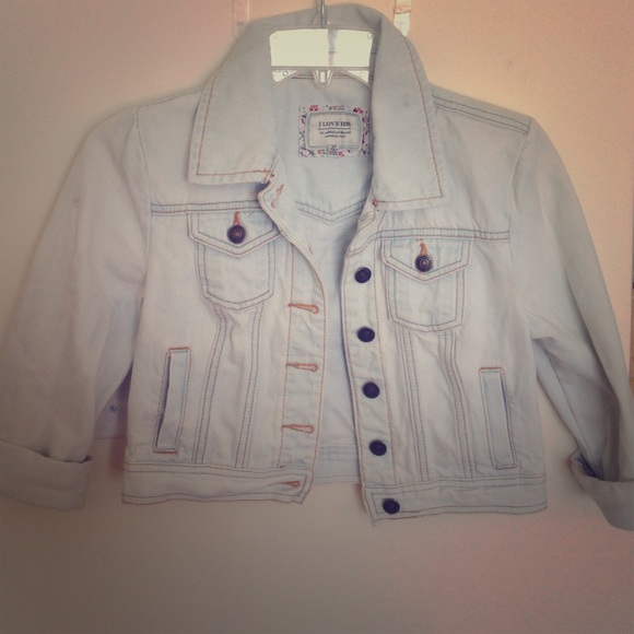 Lightwash cropped jean jacket