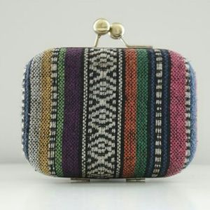 Graphic Print Clutch