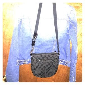 Authentic Coach Crossbody Purse Black Gently Used