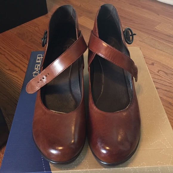 Brand new size 9 Dansko wedge rebel ankle strap