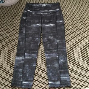 Black workout capris