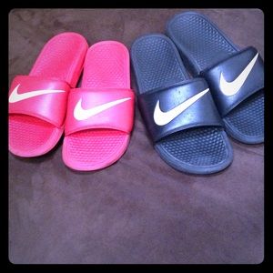 !!Nike Slides!! #nikesandals Red $10 Black $5