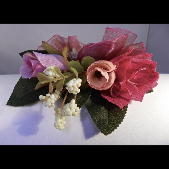 Prom or Wedding Floral Cluster Corsage - Picture 3 of 7