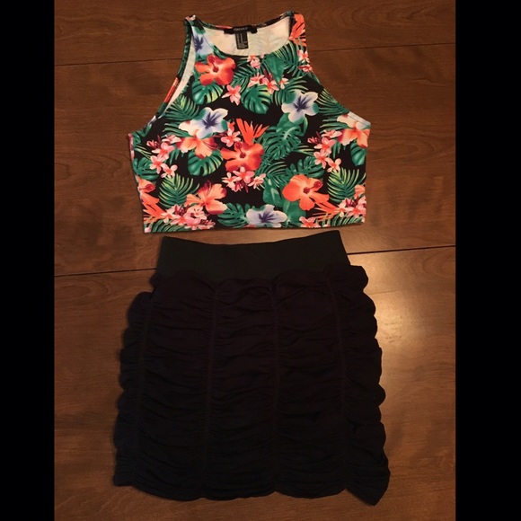 💕SALE💕Crop Top & Skirt Bundle