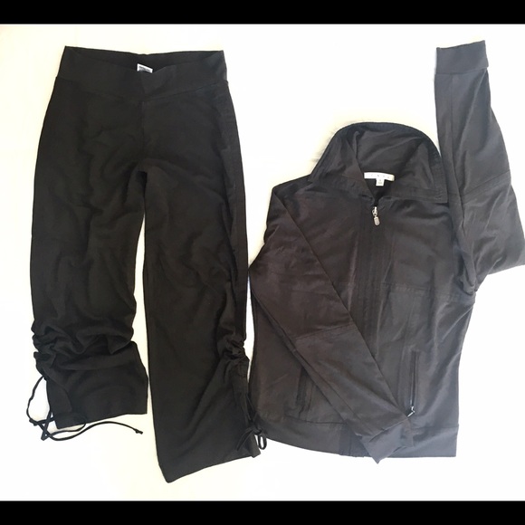 Cabi track suit crop pants Sz small