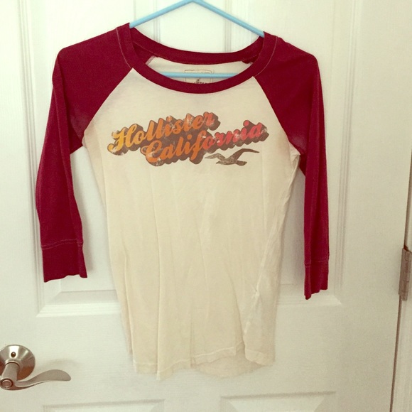 Hollister raglan tee